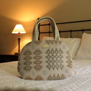 Handled Wash Bag – Anwen
