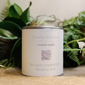 Scented Candle – Petalau a Phinwydd / Petals & Pine