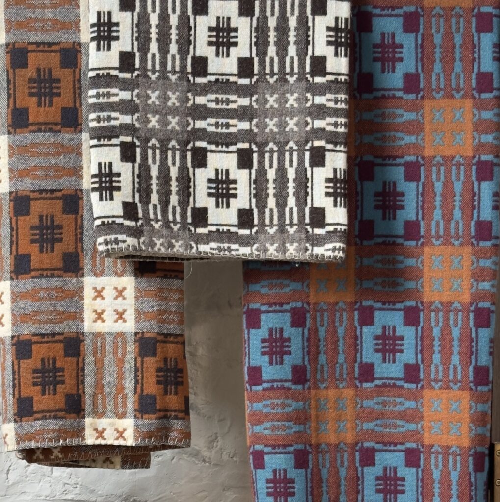 Dinefwr, Dinefwr Blanket, Dinefwr Pattern, Dinefwr Welsh Blanket, Welsh Blanket